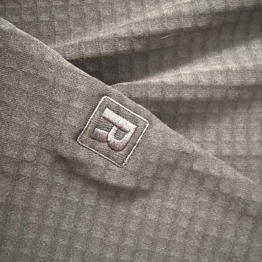 Patagonia R1 - Picture 3 of 5